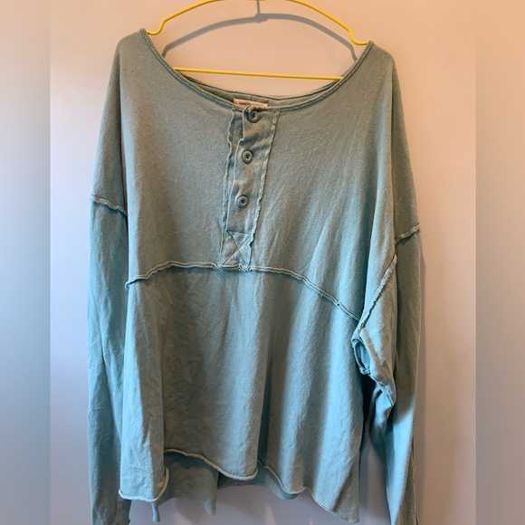 Urban Outfitter long sleeve loose top - Picture 1 of 1